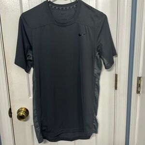 Men’s Dri-fit Nike fitness jersey, grey, size small